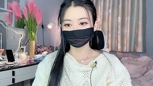 Snapshot of MI_KA22 chatting on 4, 11, 2025 MI KA22 online show from 4, 11, 2025