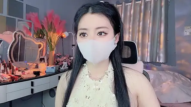 Snapshot of MI_KA22 chatting on 5, 11, 2025 MI KA22 online show from 5, 11, 2025