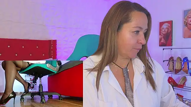 Snapshot of weet_Evans___ chatting on 7, 10, 2025 weet Evans online show from 7, 10, 2025