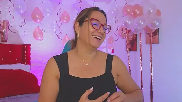 Snapshot of weet_Evans___ chatting on 14, 11, 2025 weet Evans online show from 14, 11, 2025