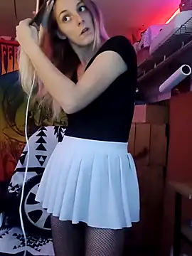 Snapshot of AlicePayne chatting on 16, 12, 2025 AlicePayne online show from 16, 12, 2025