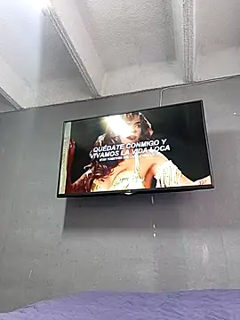 Snapshot of DaphneRosses chatting on 29, 9, 2025 DaphneRosses online show from 29, 9, 2025