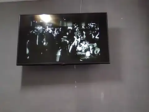 Snapshot of DaphneRosses chatting on 21, 10, 2025 DaphneRosses online show from 21, 10, 2025