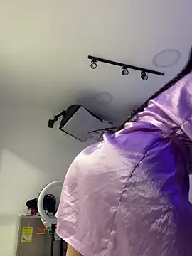 Snapshot of AlesiaCooper chatting on 18, 10, 2025 AlesiaCooper online show from 18, 10, 2025