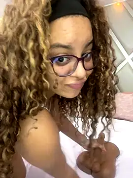 Snapshot of AlesiaCooper chatting on 24, 11, 2025 AlesiaCooper online show from 24, 11, 2025