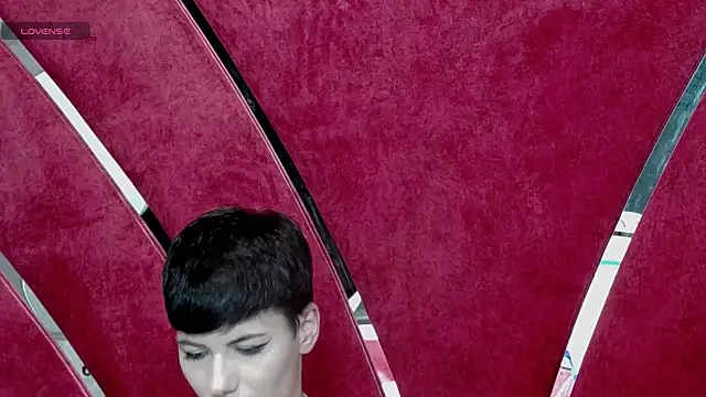 Roxxy Rouge online show from 25, 10, 2025