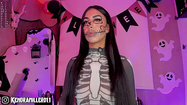 Snapshot of Kendramillerr_1 chatting on 20, 10, 2025 Kendramillerr 1 online show from 20, 10, 2025