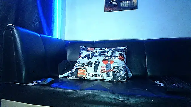 Snapshot of dareck_18 chatting on 2, 7, 2026 dareck 18 online show from 2, 7, 2026