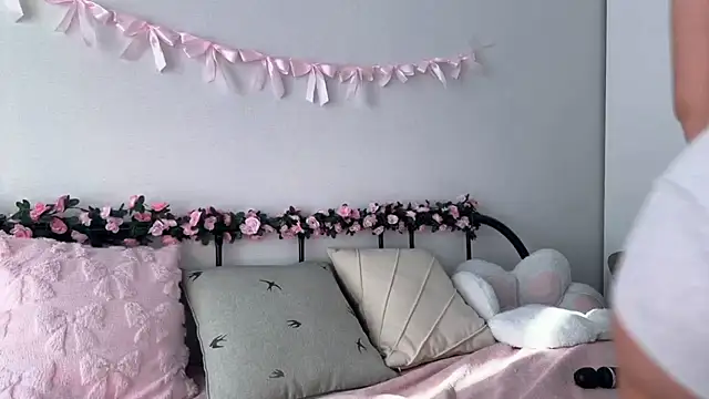 Anna Six online show from 1, 4, 2026