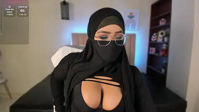 Snapshot of Sasha_Anaan chatting on 23, 10, 2025 Sasha Anaan online show from 23, 10, 2025