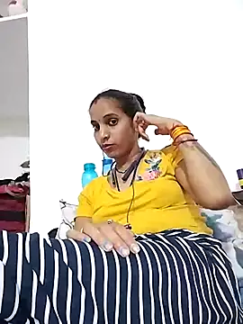 Hotty-Nidhi online show from 9, 3, 2025