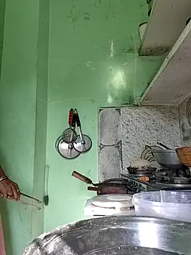 Hotty-Nidhi online show from 18, 12, 2025