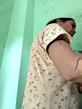 Hotty-Nidhi online show from 2, 3, 2026