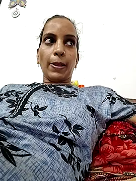 Hotty-Nidhi online show from 20, 5, 2026