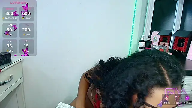 Snapshot of charlotte_walker1 chatting on 2, 12, 2025 charlotte walker1 online show from 2, 12, 2025