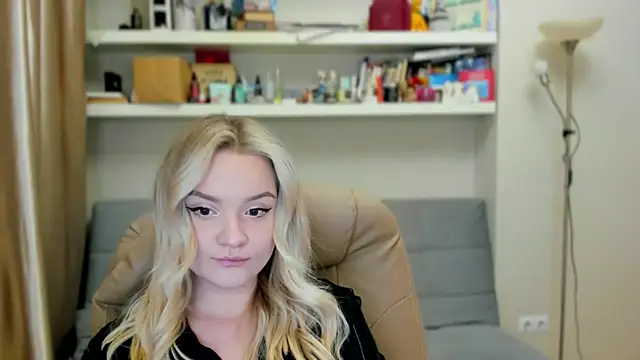 Kara Smith  online show from 4, 12, 2025