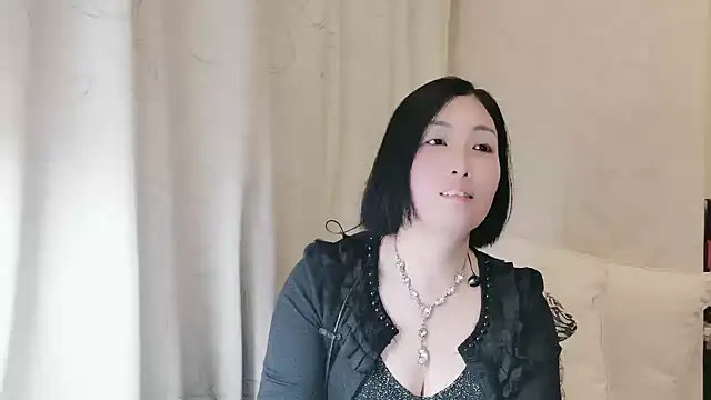 Rachel-6600 online show from 19, 4, 2026