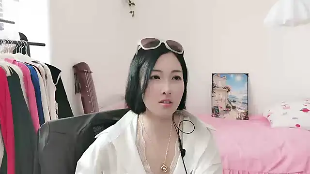 Rachel-6600 online show from 22, 5, 2026