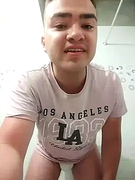 Snapshot of Andy-rtg chatting on 14, 11, 2025 Andy-rtg online show from 14, 11, 2025