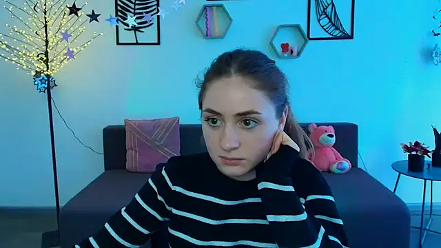 Snapshot of LilyHaart chatting on 16, 3, 2025 LilyHaart online show from 16, 3, 2025