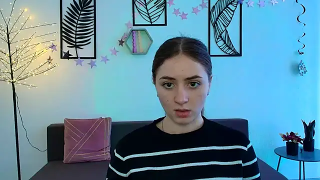 Snapshot of LilyHaart chatting on 22, 3, 2025 LilyHaart online show from 22, 3, 2025