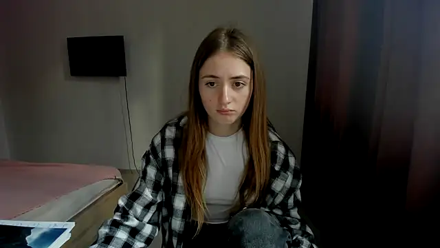 Snapshot of LilyHaart chatting on 23, 10, 2025 LilyHaart online show from 23, 10, 2025