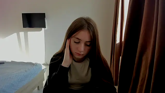 Snapshot of LilyHaart chatting on 14, 11, 2025 LilyHaart online show from 14, 11, 2025