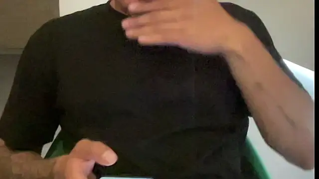 Snapshot of steve_2307 chatting on 1, 12, 2025 steve 2307 online show from 1, 12, 2025