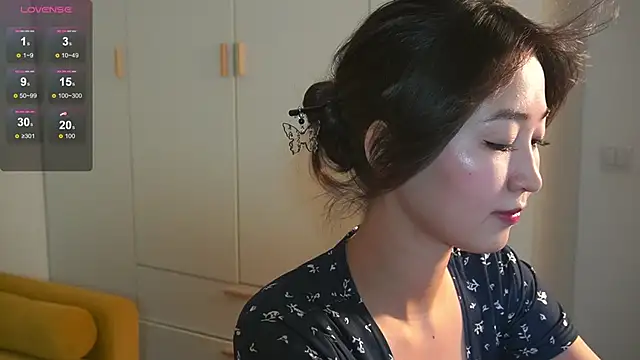 SeulBi online show from 14, 3, 2025