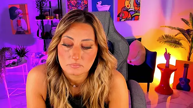 SarahAlluring online show from 20, 9, 2025