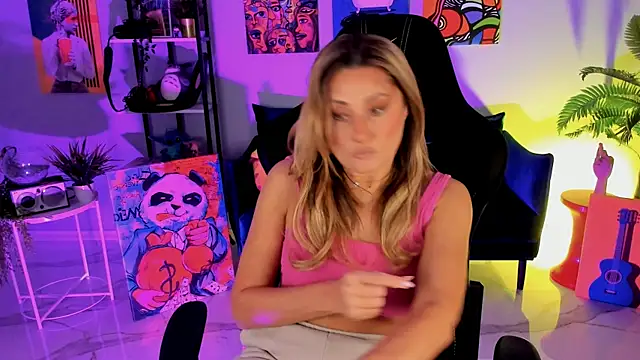 SarahAlluring online show from 16, 11, 2025