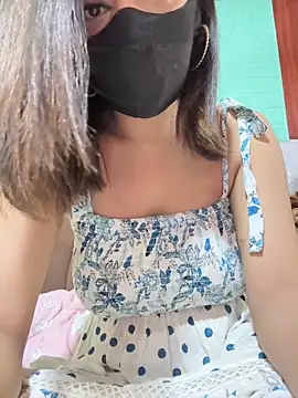 Snapshot of lustyindiancouple chatting on 4, 10, 2025 lustyindiancouple online show from 4, 10, 2025