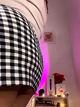 Snapshot of PaulaMarin chatting on 27, 10, 2025 PaulaMarin online show from 27, 10, 2025