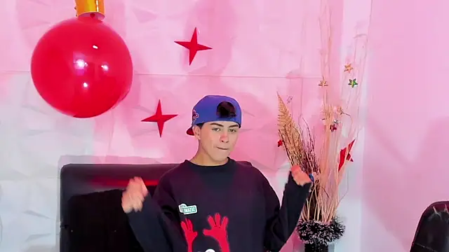 Snapshot of Sam_Daves chatting on 19, 12, 2025 Sam Daves online show from 19, 12, 2025