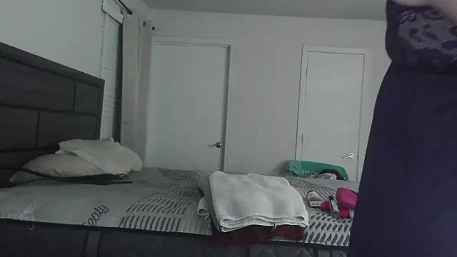 FantasyWifeBri online show from 3, 12, 2025