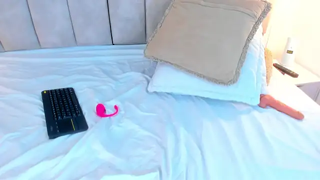 Sofiia Rossee  online show from 14, 3, 2025