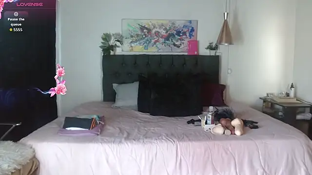 mia velvet1 online show from 16, 9, 2025