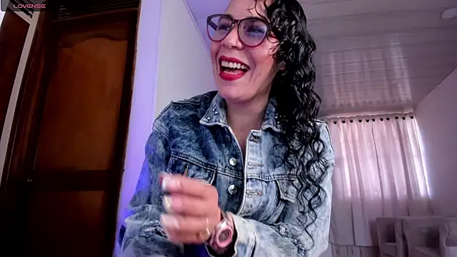 Snapshot of mia_velvet1 chatting on 17, 6, 2026 mia velvet1 online show from 17, 6, 2026