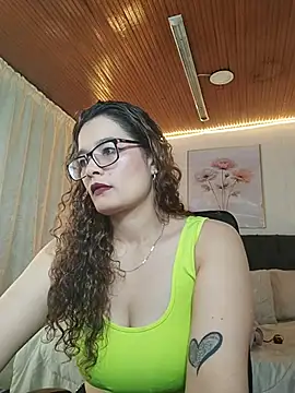 Snapshot of Rose_Thompson1 chatting on 9, 7, 2026 Rose Thompson1 online show from 9, 7, 2026