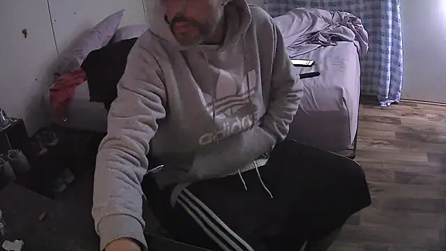 Muffdiver718 online show from 20, 3, 2025