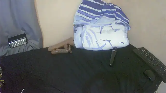 Snapshot of XhosaBoobs4U chatting on 8, 10, 2025 XhosaBoobs4U online show from 8, 10, 2025