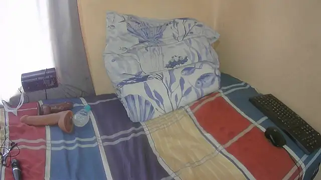 Snapshot of XhosaBoobs4U chatting on 15, 11, 2025 XhosaBoobs4U online show from 15, 11, 2025