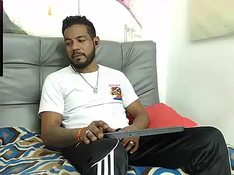 BladeFoxxx1 online show from 13, 9, 2025