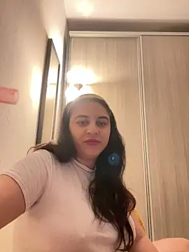Snapshot of Veramaia chatting on 13, 5, 2026 Veramaia online show from 13, 5, 2026