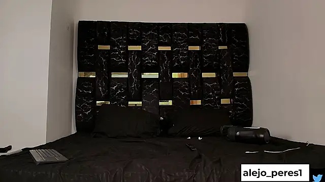 Snapshot of chris_blake__ chatting on 10, 9, 2025 chris blake online show from 10, 9, 2025