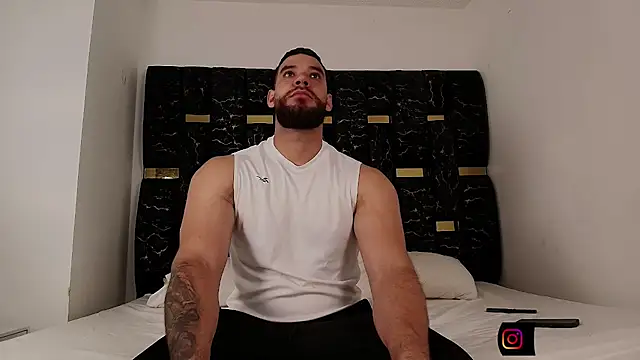 Snapshot of chris_blake__ chatting on 4, 10, 2025 chris blake online show from 4, 10, 2025