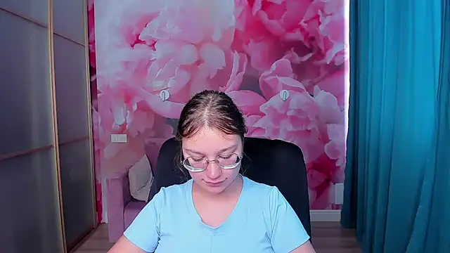 AngelinaLow online show from 23, 9, 2025