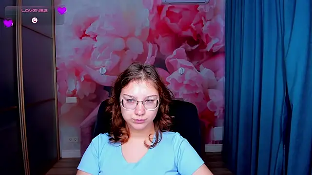 AngelinaLow online show from 25, 11, 2025