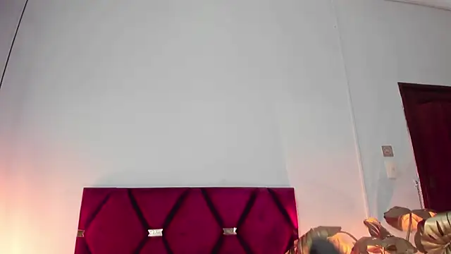 Snapshot of BeckyVidal chatting on 4, 12, 2025 BeckyVidal online show from 4, 12, 2025