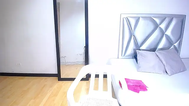 Snapshot of goldenn_ass1 chatting on 21, 11, 2025 goldenn ass1 online show from 21, 11, 2025